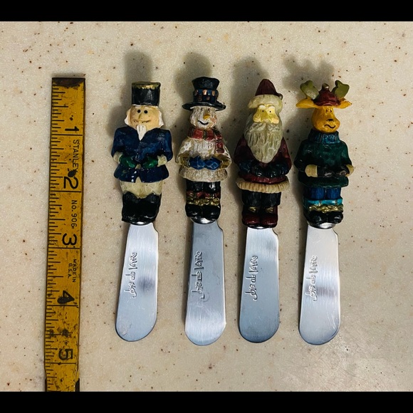 Joie de Vivre Christmas 4 Spreaders Knives Santa Reindeer Snowman Nutcracker - Picture 3 of 3